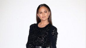 Chrissy Teigen está deseando conocer al tercer retoño de Kim Kardashian