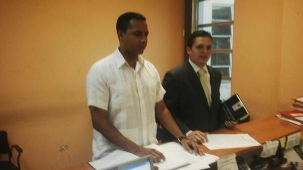 Presentan denuncia ante la CSJ contra la Contralora