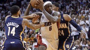 James anoto 30 en victoria del Heat