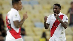 Perú: Farfán fuera de la Copa América por lesión en rodilla