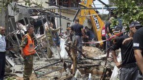 Palestinos dispararon medio centenar de cohetes contra Israel