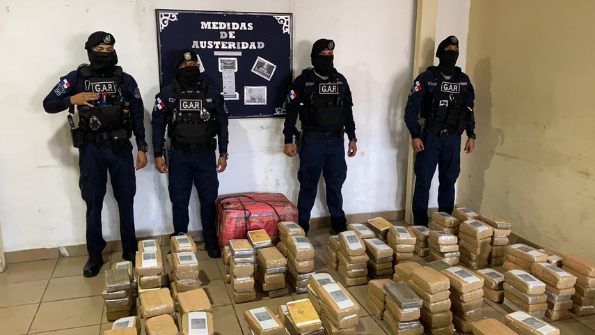 Policía Nacional incauta una tonelada de drogas