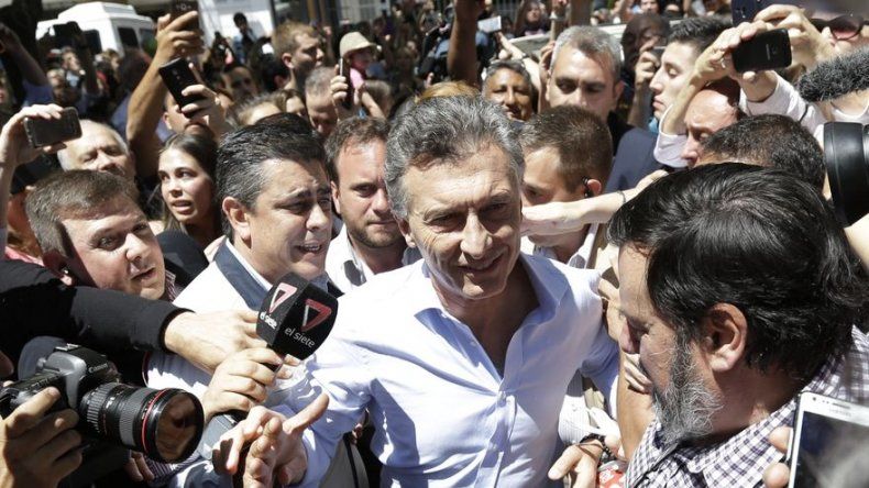 Según bocas de urna apuntan a Macri gana segunda vuelta electoral