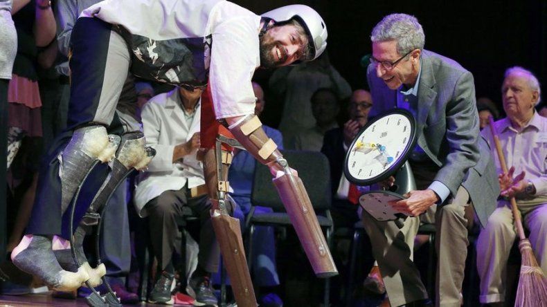 Hombre-cabra entre los ganadores de premios Nobel alternativos