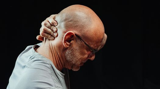 3 Ejercicios sencillos para el dolor de cuello
