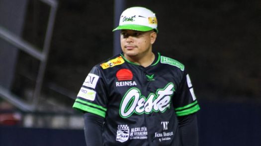 Dimas Ponce, Manager del Año en la temporada de Béisbol Juvenil 2026. Dimas Ponce, Manager del Año en la temporada de Béisbol Juvenil 2026.