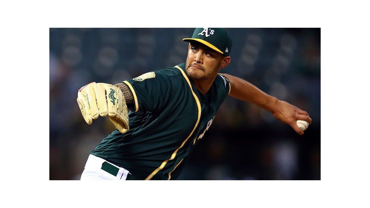 Manaea trabaja 8 innings, Atléticos ganan 6-2 a Rangers