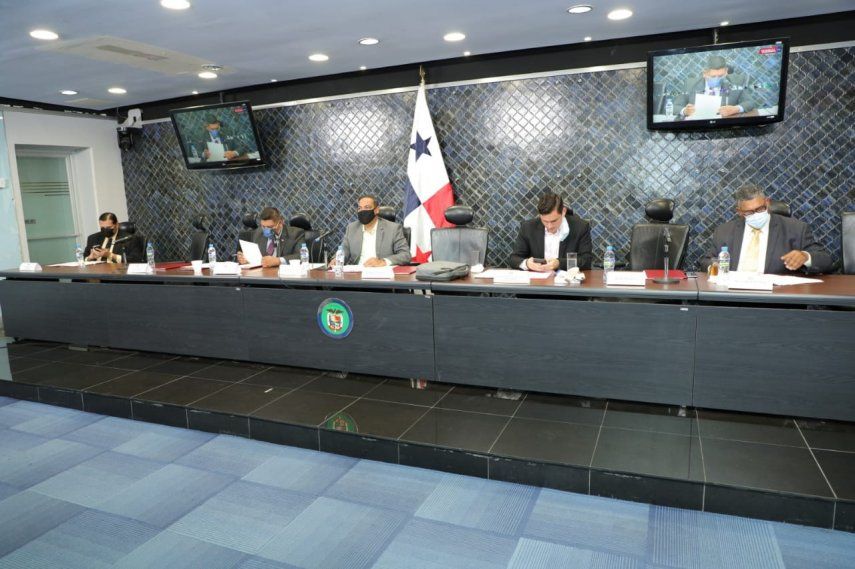 En la Asamblea se discute las modificaciones de la Ley de Descentralización que busca mejorar la fiscalización y aumentar los fondos a los municipios.