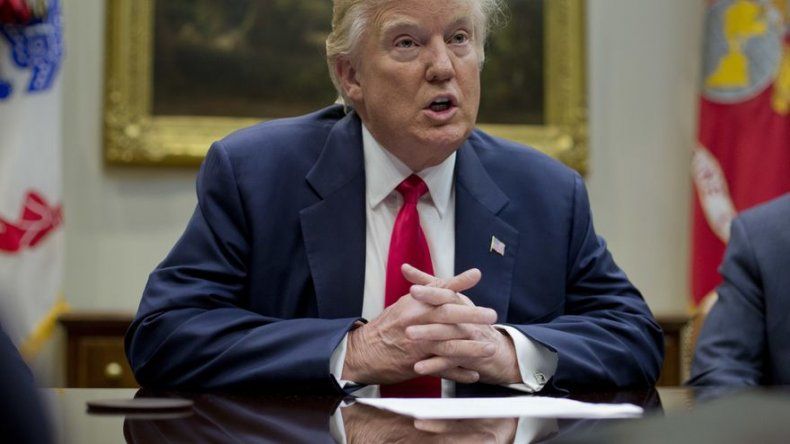 Trump solicita al Congreso que investigue presunto pinchazo telefónico