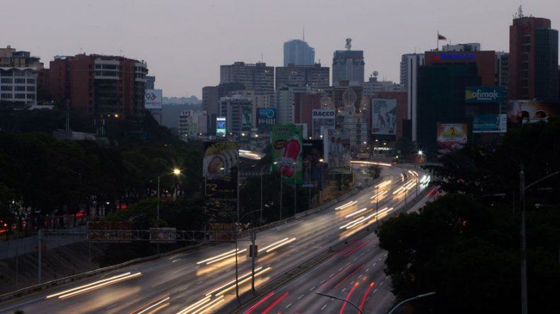 Venezuela amanece sin electricidad por segundo día consecutivo