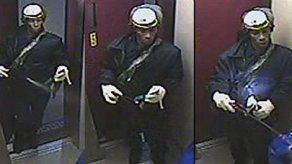 Queman viva a una mujer en elevador de su edificio en Nueva York