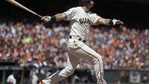 Gigantes descargan 4 jonrones para vencer a Atlanta