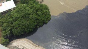 Investigan mancha en área costera de Panamá Viejo Investigan mancha en área costera de Panamá Viejo