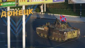 Ucrania: Combates alejan a equipo policial