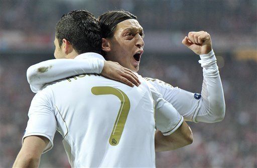 Madrid y Barsa se juegan la liga española en el Camp Nou