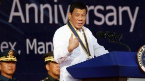 Duterte aconseja a narcotraficantes: Quédense en la cárcel