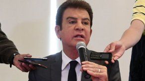 Candidato opositor en Honduras entrega pruebas a OEA de robo electoral