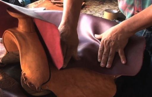 Artesanos en Panamá se lucen a través de la talabartería