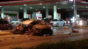 Casa por cárcel a conductor que colisionó contra un poste en San Antonio y dejó tres muertos