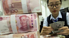 El yuan chino sigue en caída ante temor por guerra comercial