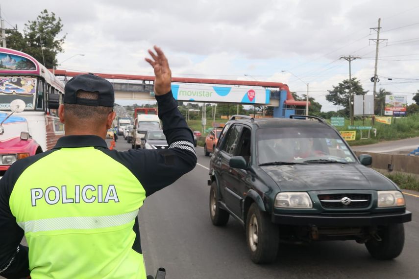 La ATTT y la DNOT unirán esfuerzos para efectuar el operativo de inversión de carriles ante el aumento del flujo vehicular que se prevé en las fiestas de fin de año.