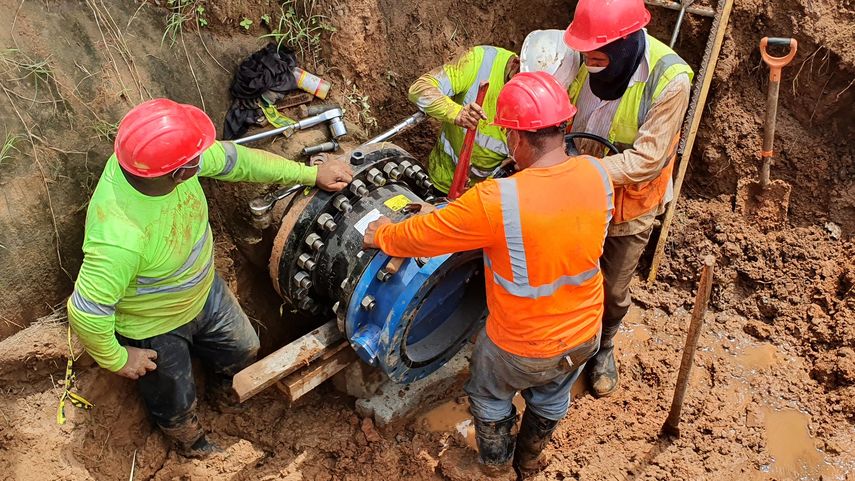 Instalación del primer juego de válvula de control de interconexión.