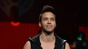 Prince Royce se apuntó al gimnasio para quitarse la camiseta en público