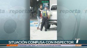 Vídeo muestra situación confusa entre inspector de tránsito y conductor