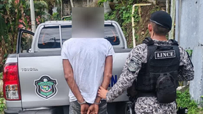 Policía Nacional recupera vehículo robado Policía Nacional recupera vehículo robado