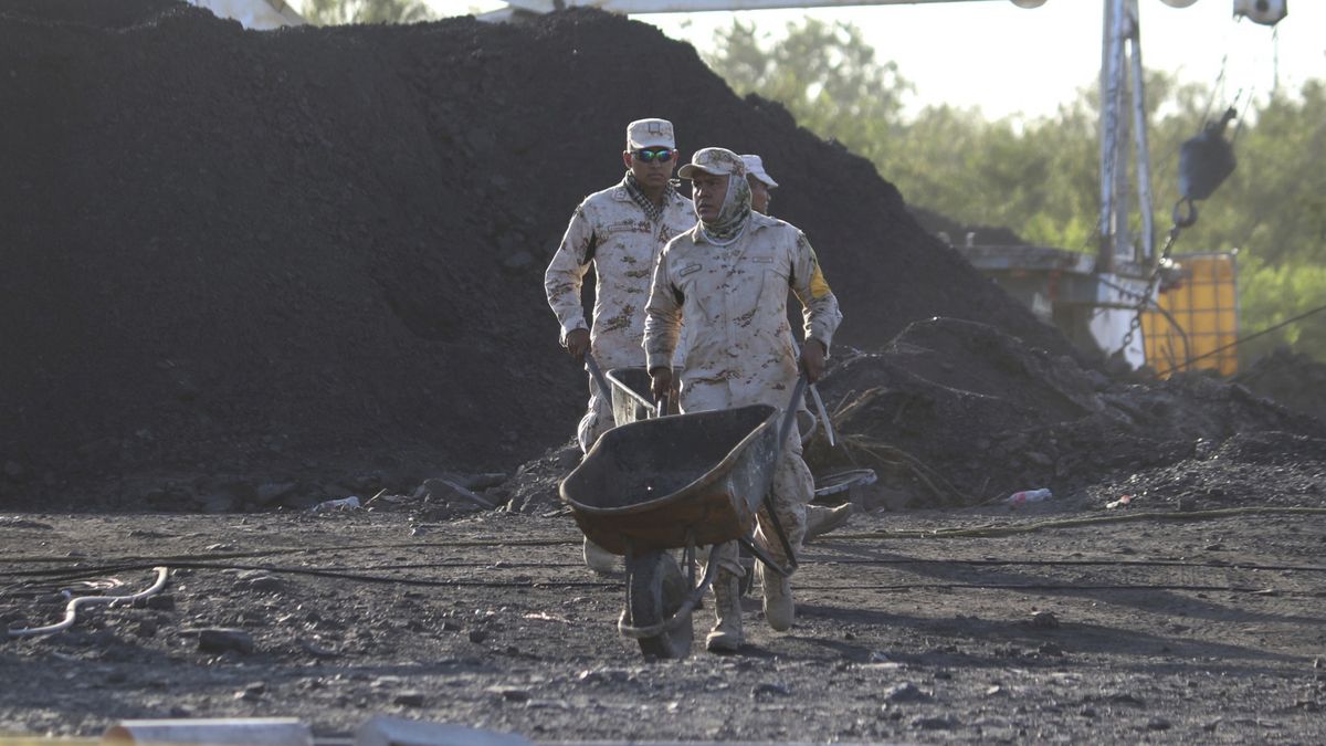 Mientras pasan los días crece la angustia de los familiares que ya temen el peor desenlace.