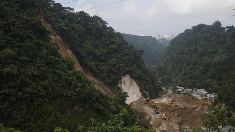 Guatemala declara inhabitable el área golpeada por deslave
