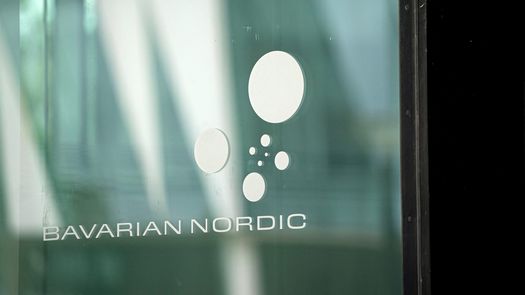 Logotipo de la empresa en la sede de la empresa de biotecnología danesa Bavarian Nordic.