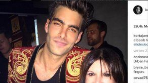 Jon Kortajarena cumple un sueño al tocarle un pecho a Loles León