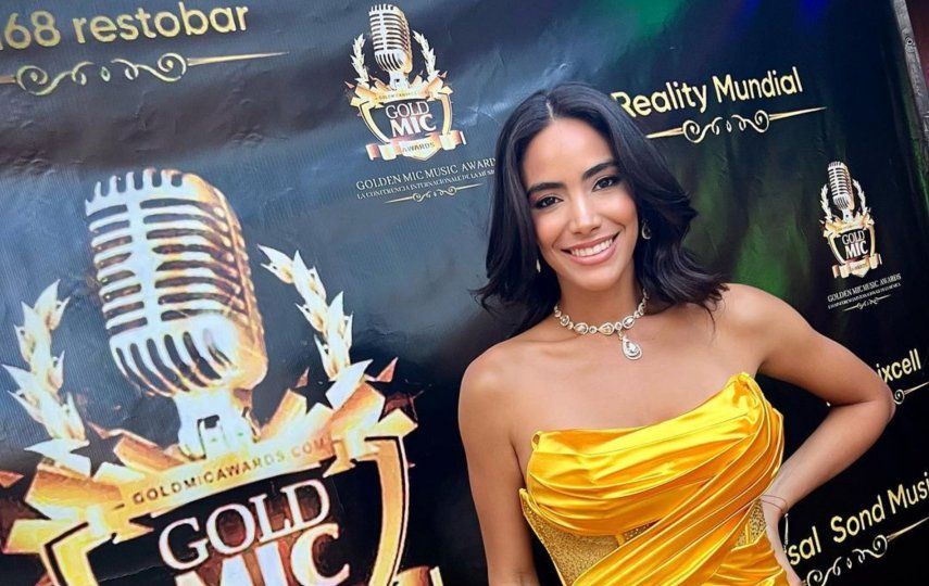 Solaris Barba representando A Lo Panameño durante los Premios Urbanhit Music Awards.