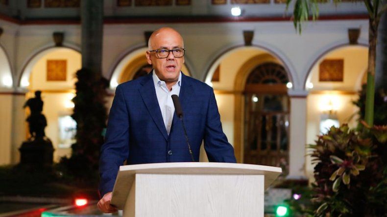 Venezuela suspende vuelos desde Panamá y República Dominicana