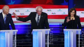 Ataques a Biden y tensiones en el segundo debate demócrata