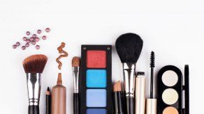 ¿Qué no puede faltar en tu bolso de maquillaje?