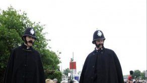 Isabel II inicia celebraciones del Jubileo en carrera de caballo