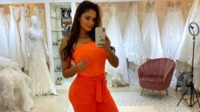 ¡Falta poco para la boda! Marilú De Icaza se mide su vestido de novia