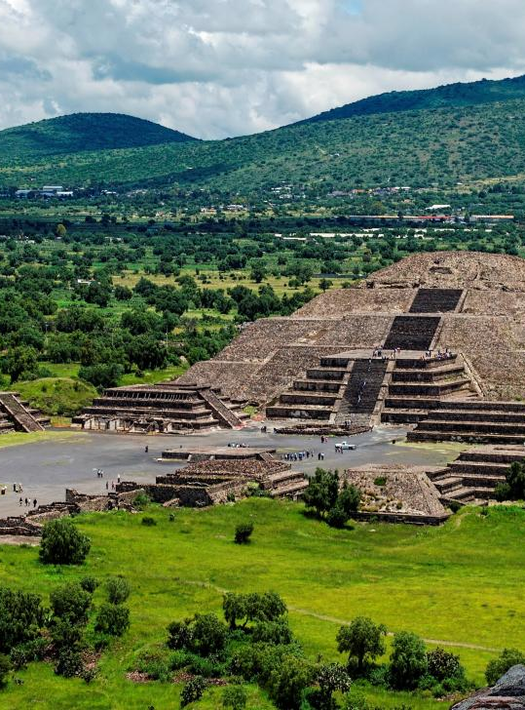 Tiroteo en la Ciudad Arqueológica de Teotihuacán, México, deja una canadiense muerta. Tiroteo en la Ciudad Arqueológica de Teotihuacán, México, deja una canadiense muerta.