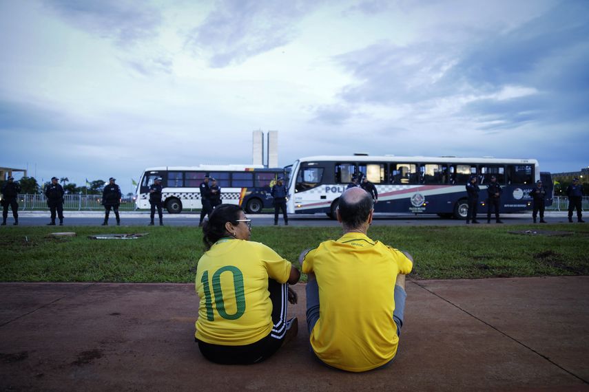 Brasilia se preparó el miércoles para la posibilidad de nuevos ataques impulsados por publicaciones en medios sociales