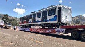 El primer tren del metro de Quito llega a la capital ecuatoriana