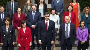 Ministra propone reforma constitucional en crisis catalana