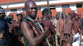 Nigeria: cazadores quieren rescatar a secuestradas