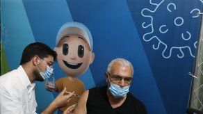 Israel registra desde hace semanas un acusado aumento de contagios de covid-19 y de pacientes ingresados en estado grave.