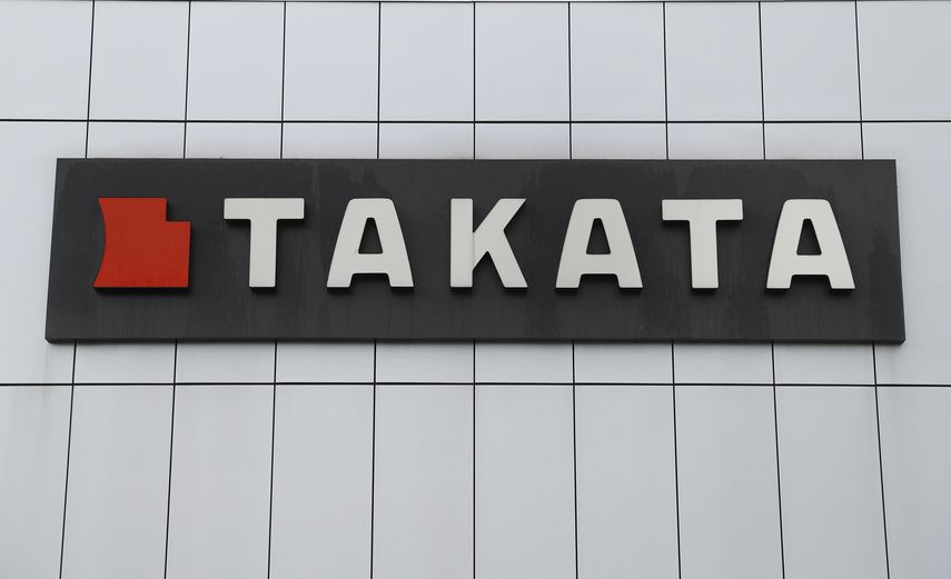 Takata usa nitrato de amonio para generar una pequeña explosión que infla la bolsa de aire cuando se produce un choque. Pero la sustancia puede volverse más volátil a medida que pasa el tiempo al exponerla a la humedad y las altas temperaturas.