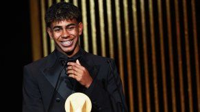 Lamine Yamal, del FC Barcelona, conquista el Trofeo Kopa como mejor jugador joven del año