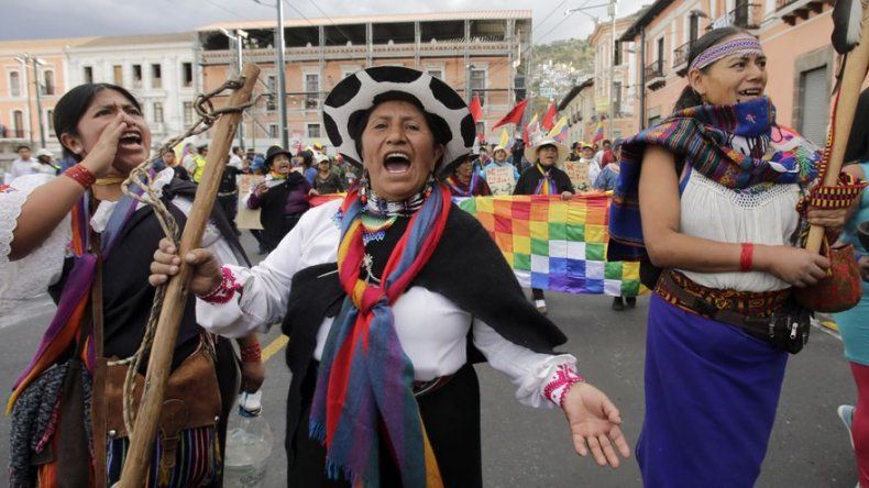 Ecuador: Inicia huelga nacional con vías bloqueadas