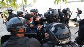 Fotógrafo de la agencia EFE en Panamá sufrió agresión policial durante cobertura de protesta