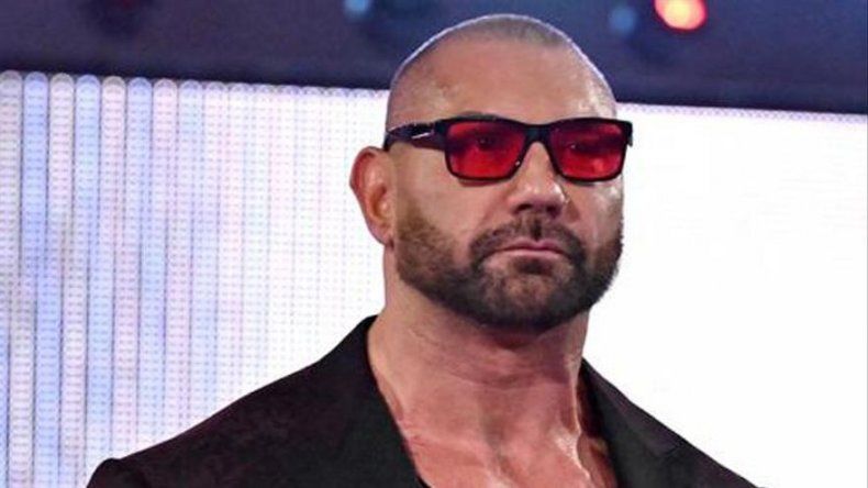 HachedeHelp 🇵🇸 on X: Dave Bautista mide, según internet, 1.98